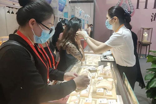 中国黄金首饰市场 行业趋势、消费升级与未来发展